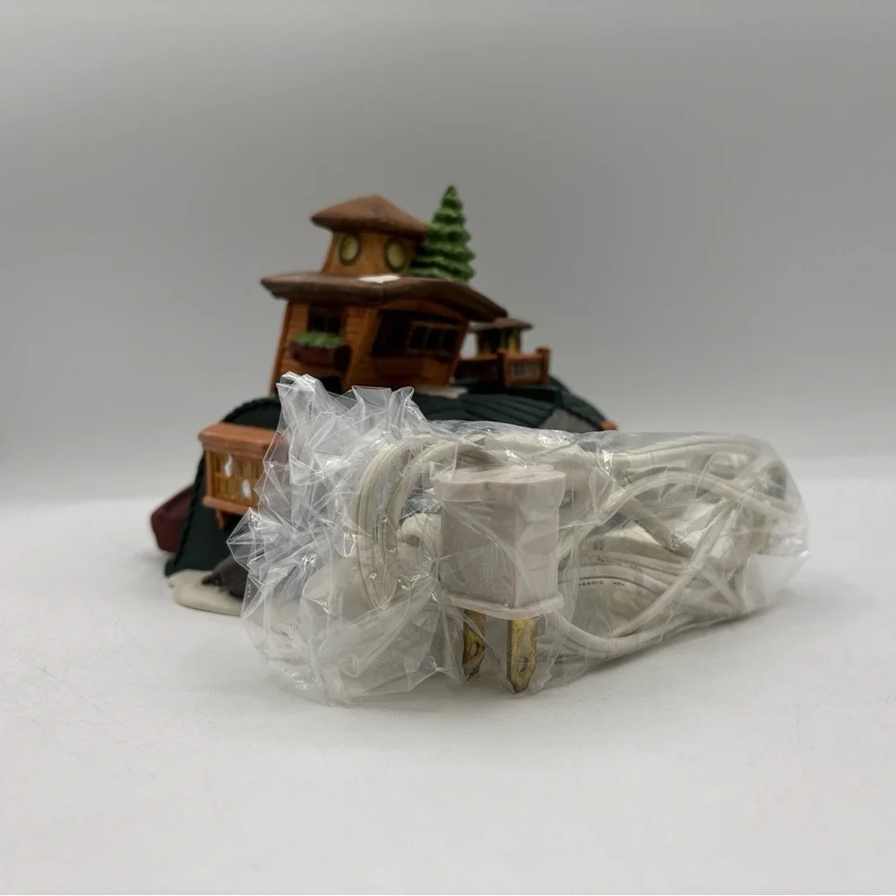 Dept 56 1989 HVC DVS David Copperfield Peggotty’s Seaside Cottage 5550-6 Vintage